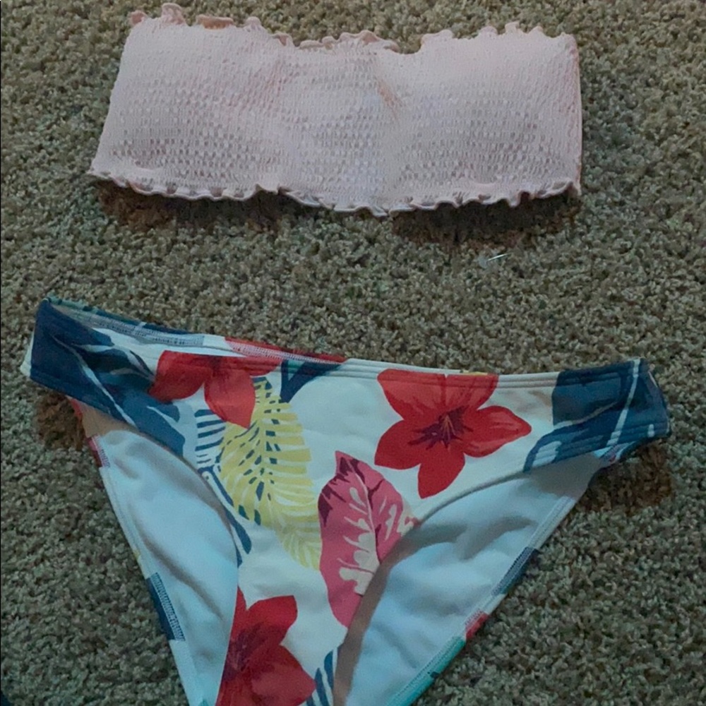 Holister mix and match bikinis - Picture 5 of 8
